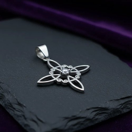 Collar Nudo de Bruja con Strass
